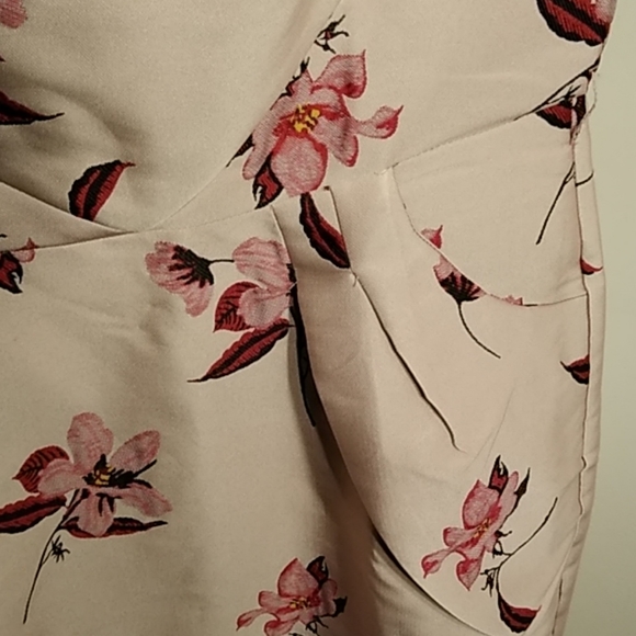 Women's Metisu Dress - Picture 4 of 5